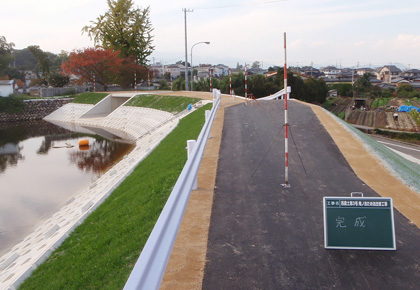 塩崎組の工事写真　庵ノ池ため池回収工事